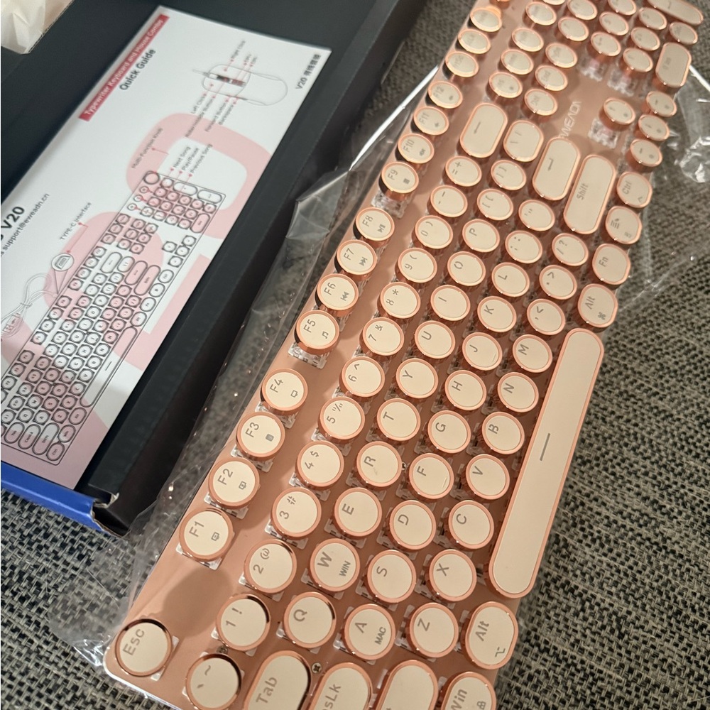 Rose Gold Wireless Keyboard - Picture 3 of 6